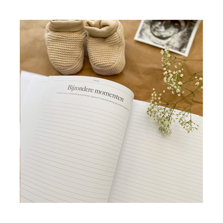 Zwangerschapsdagboek kopen? Linnen cover met madeliefjes