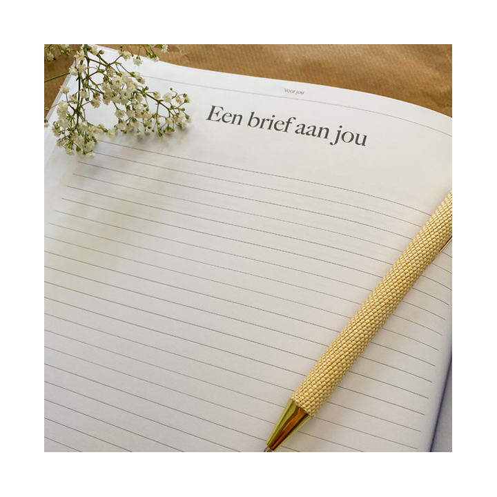 Zwangerschapsdagboek kopen? Linnen cover met madeliefjes