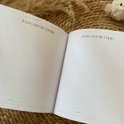 Babyboek 'Jouw 1e jaar' madelief | Writemoments