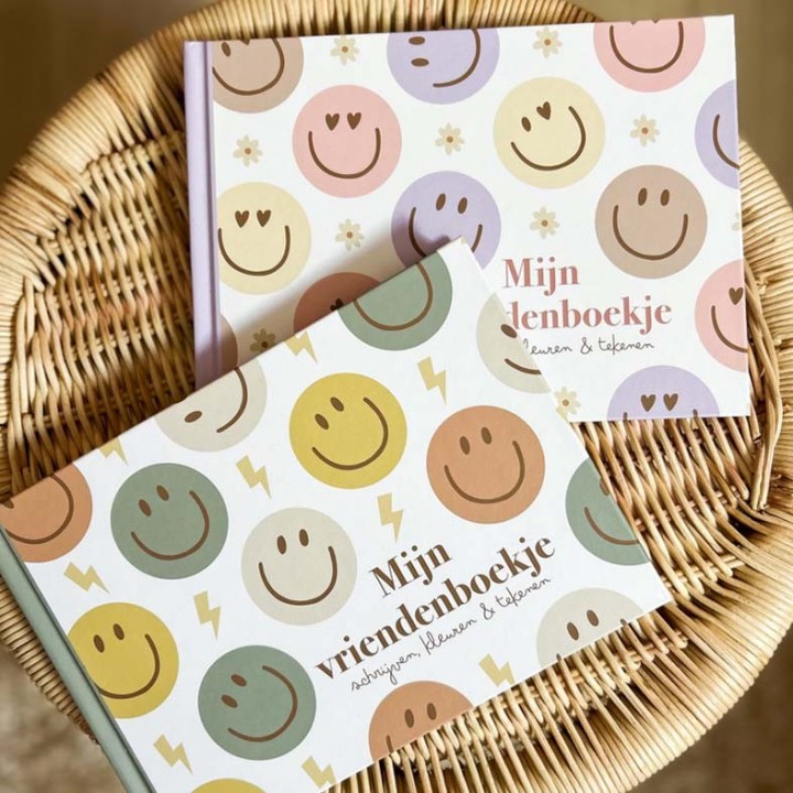 Vriendenboekje smiley, het vrolijkste vriendenboek voor