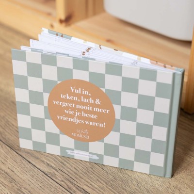 Vriendenboekje smiley, het | schrijven, tekenen & kleuren