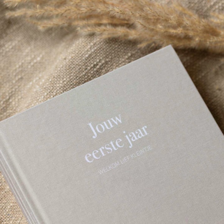 Babyboek 'Jouw eerste jaar' | neutraal | linnen