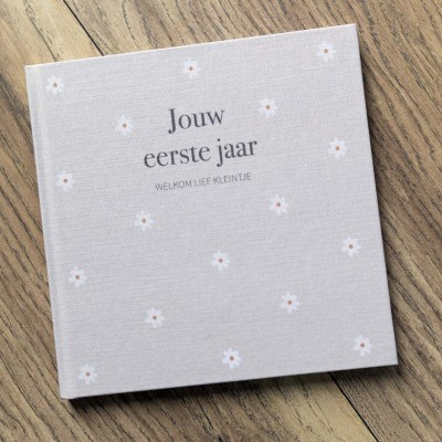 Babyboek 'Jouw eerste jaar' | madelief | linnen