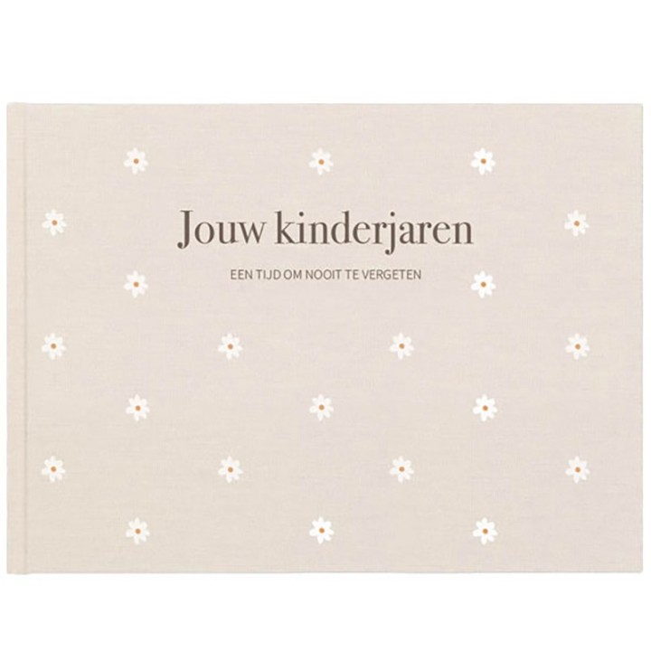 Opgroeiboek 'Jouw kinderjaren' | madelief | linnen