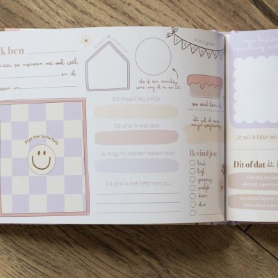 Vriendenboekje smiley, het vrolijkste vriendenboek voor