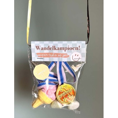 Avondvierdaagse traktatie labels printable | jongens