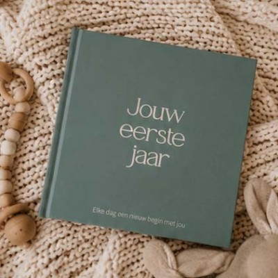 Babyboek eerste jaar | Stoere groene invul babyboek