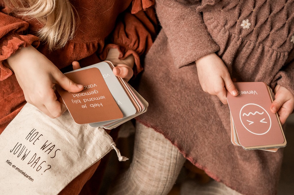 Blog: Kletskaarten en emotiekaarten, praten met je kind wordt makkelijker